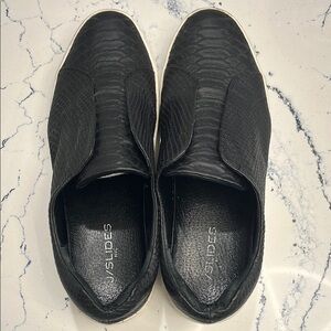 J/SLIDES Black Slip-On Sneaker size 10